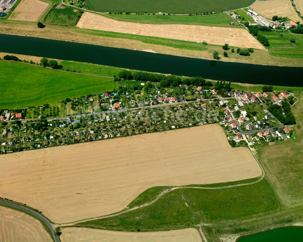 Luftaufnahme Bobersen - Dorfkern am Feldrand in Bobersen im Bundesland Sachsen, Deutschland