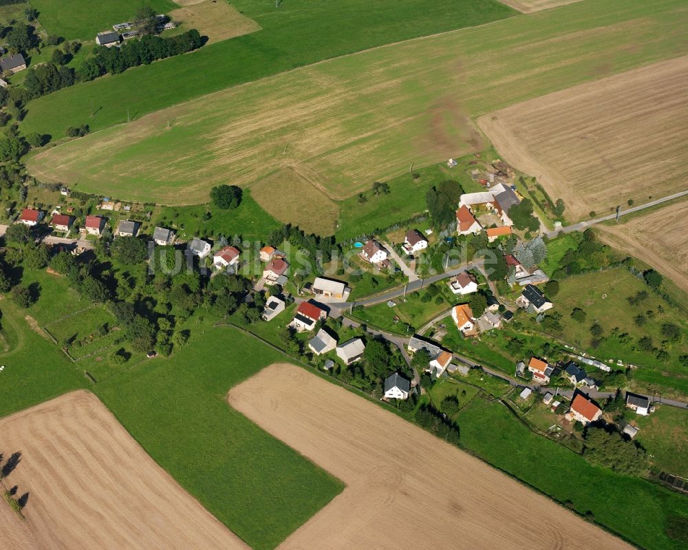 Bockendorf aus der Vogelperspektive: Dorfkern am Feldrand in Bockendorf im Bundesland Sachsen, Deutschland