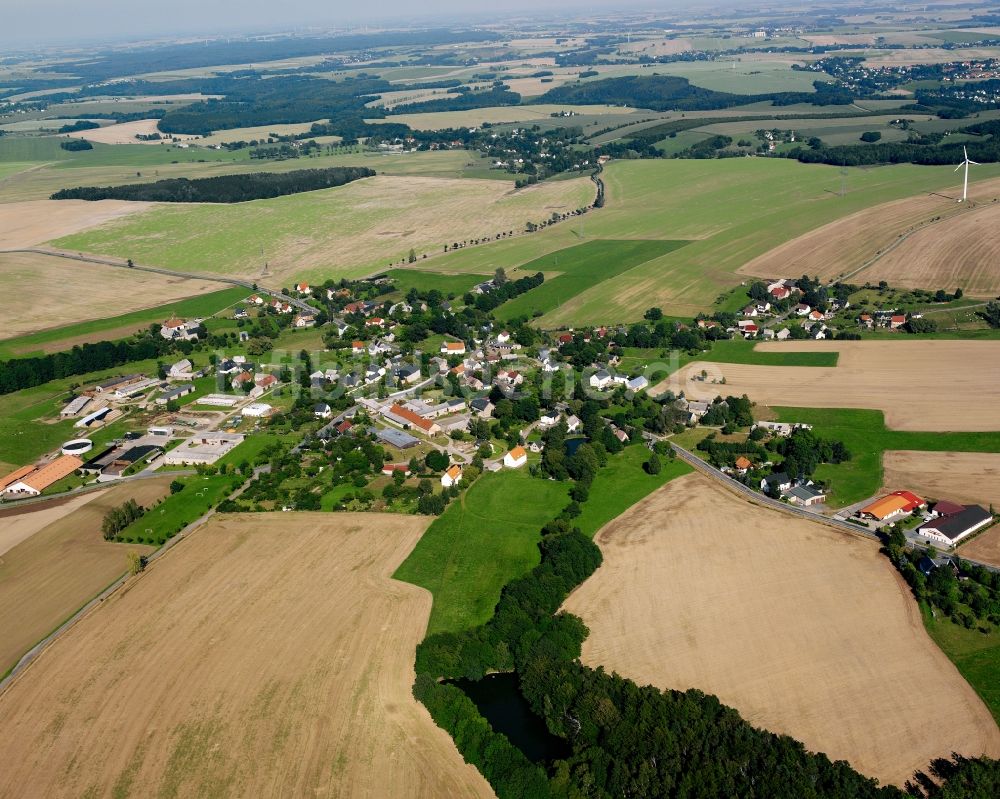 Bockendorf aus der Vogelperspektive: Dorfkern am Feldrand in Bockendorf im Bundesland Sachsen, Deutschland