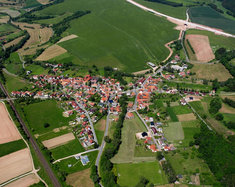 Bodenrode aus der Vogelperspektive: Dorfkern am Feldrand in Bodenrode im Bundesland Thüringen, Deutschland