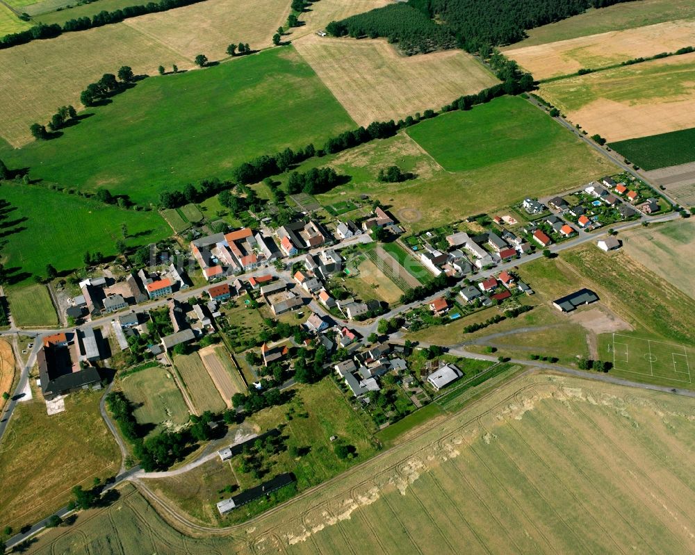 Bone aus der Vogelperspektive: Dorfkern am Feldrand in Bone im Bundesland Sachsen-Anhalt, Deutschland