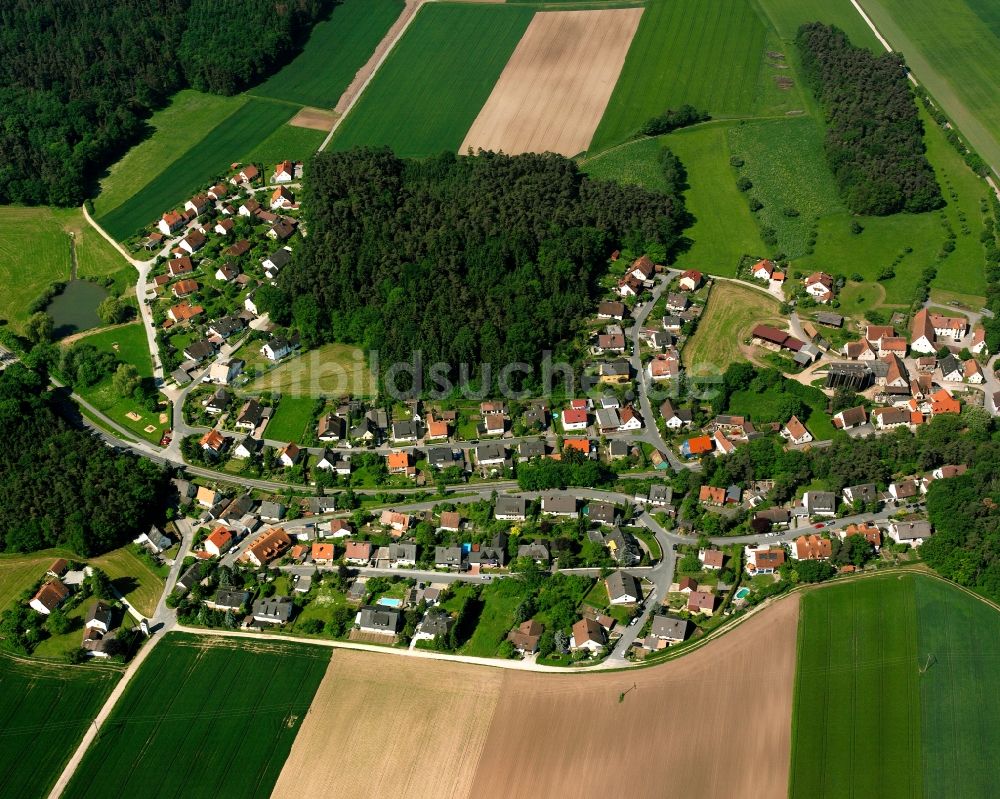 Bonnhof von oben - Dorfkern am Feldrand in Bonnhof im Bundesland Bayern, Deutschland