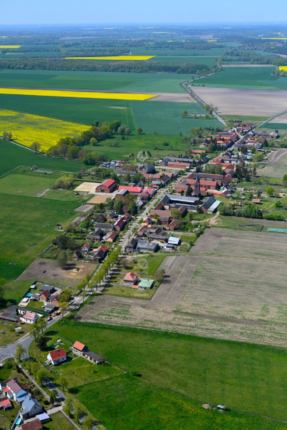 Luftbild Boock - Dorfkern am Feldrand in Boock im Bundesland Sachsen-Anhalt, Deutschland