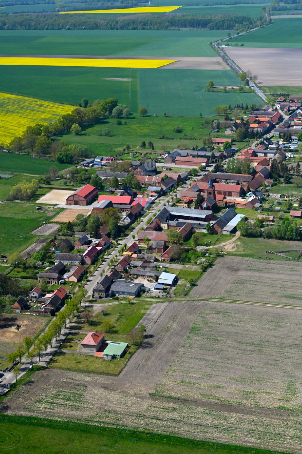 Luftaufnahme Boock - Dorfkern am Feldrand in Boock im Bundesland Sachsen-Anhalt, Deutschland