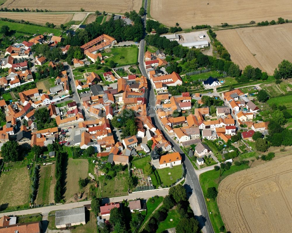 Bothenheilingen aus der Vogelperspektive: Dorfkern am Feldrand in Bothenheilingen im Bundesland Thüringen, Deutschland