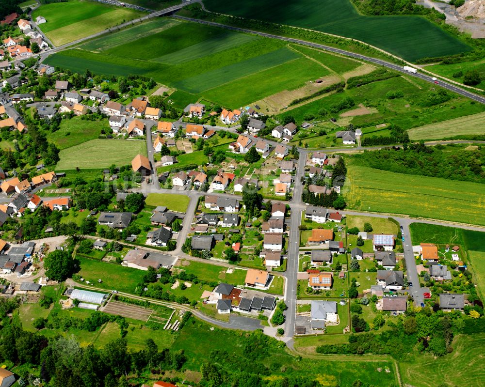 Luftaufnahme Brauerschwend - Dorfkern am Feldrand in Brauerschwend im Bundesland Hessen, Deutschland