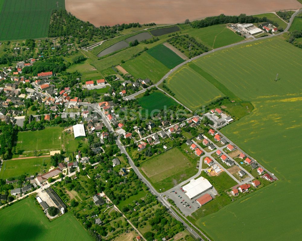 Luftbild Bröckau - Dorfkern am Feldrand in Bröckau im Bundesland Thüringen, Deutschland