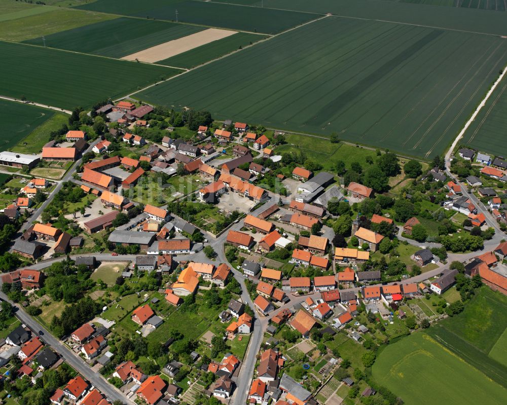 Luftbild Bredelem - Dorfkern am Feldrand in Bredelem im Bundesland Niedersachsen, Deutschland
