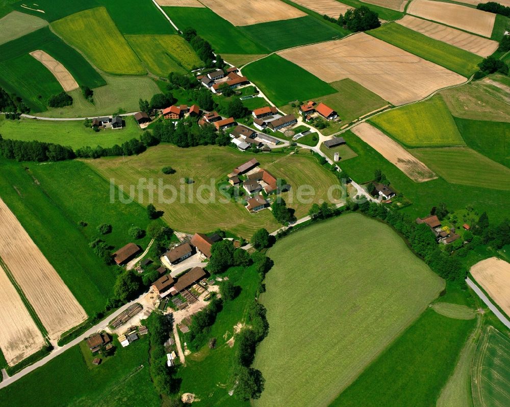 Luftaufnahme Breitenbach - Dorfkern am Feldrand in Breitenbach im Bundesland Bayern, Deutschland