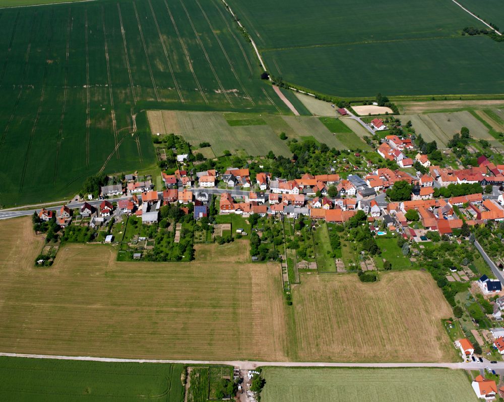 Luftaufnahme Breitenholz - Dorfkern am Feldrand in Breitenholz im Bundesland Thüringen, Deutschland