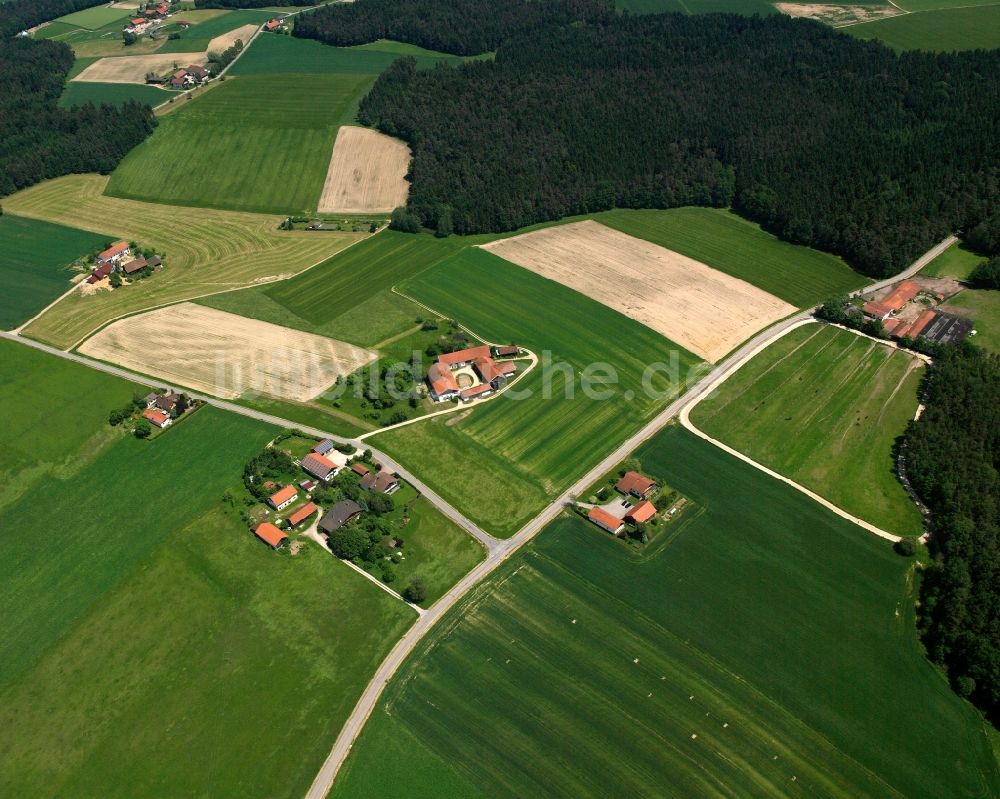 Luftaufnahme Breitenloh - Dorfkern am Feldrand in Breitenloh im Bundesland Bayern, Deutschland