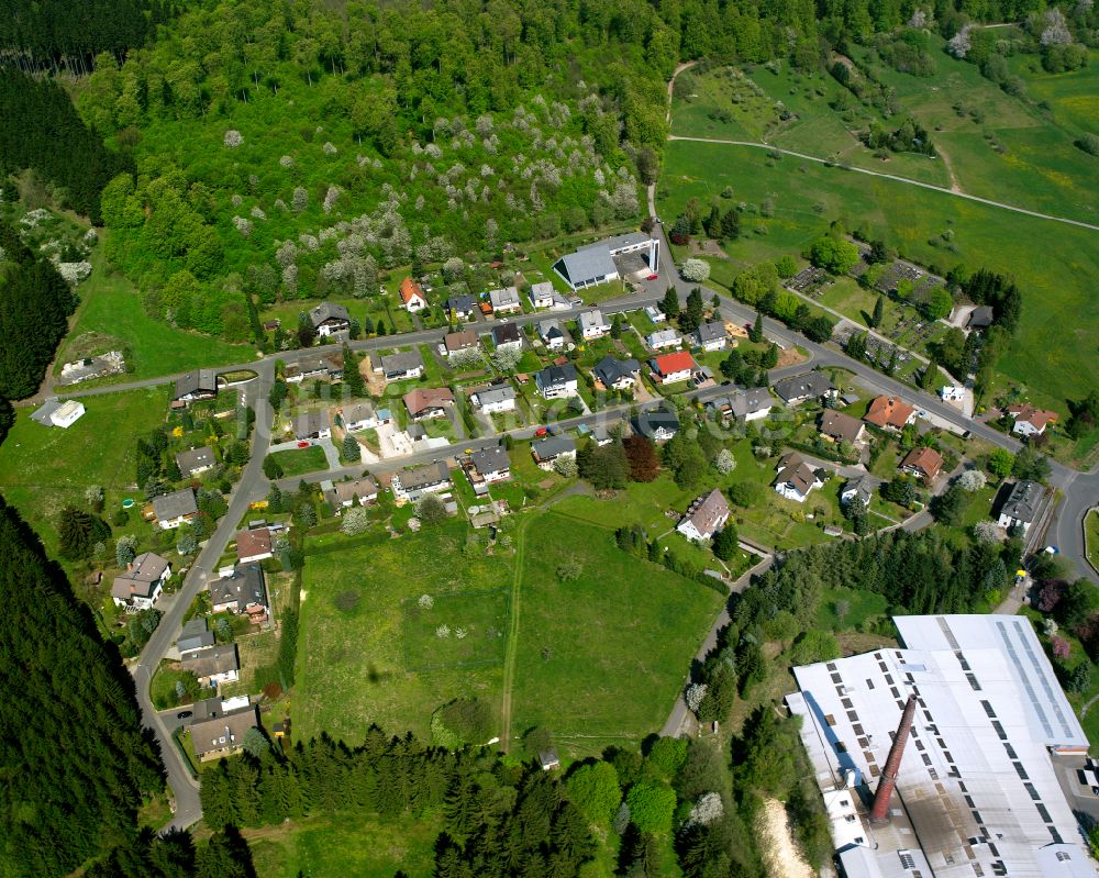 Breitscheid von oben - Dorfkern am Feldrand in Breitscheid im Bundesland Hessen, Deutschland