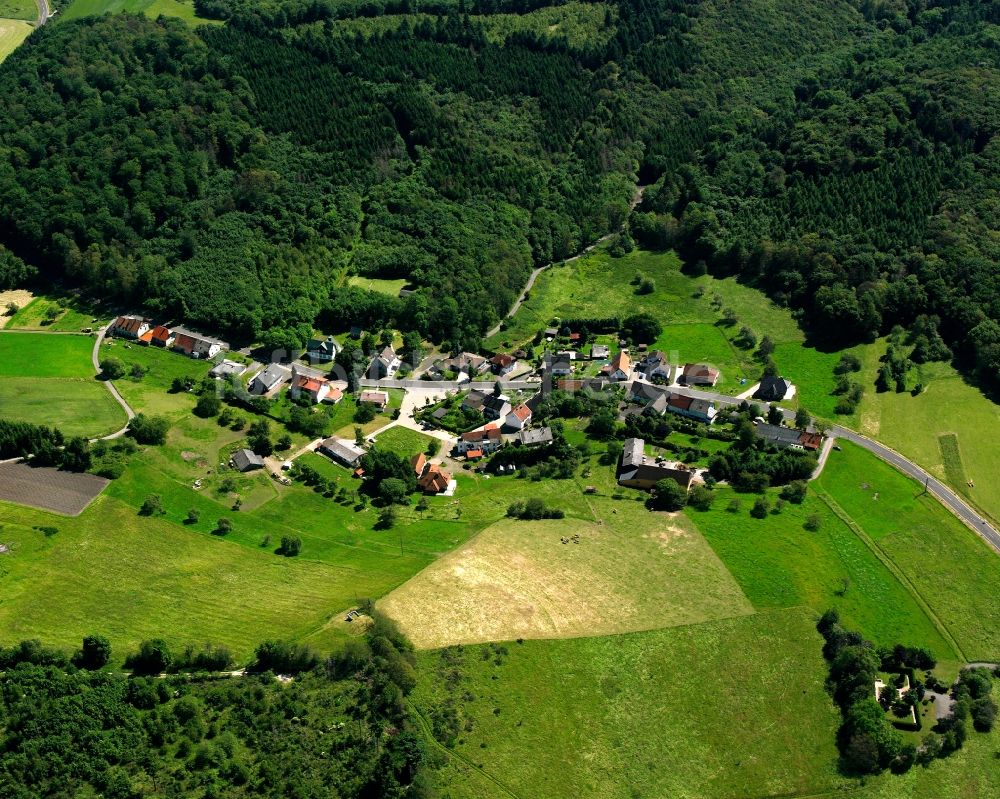 Luftbild Breitsesterhof - Dorfkern am Feldrand in Breitsesterhof im Bundesland Rheinland-Pfalz, Deutschland