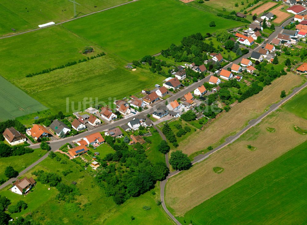 Börrstadt aus der Vogelperspektive: Dorfkern am Feldrand in Börrstadt im Bundesland Rheinland-Pfalz, Deutschland