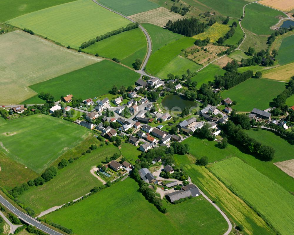 Luftaufnahme Bruck - Dorfkern am Feldrand in Bruck im Bundesland Bayern, Deutschland