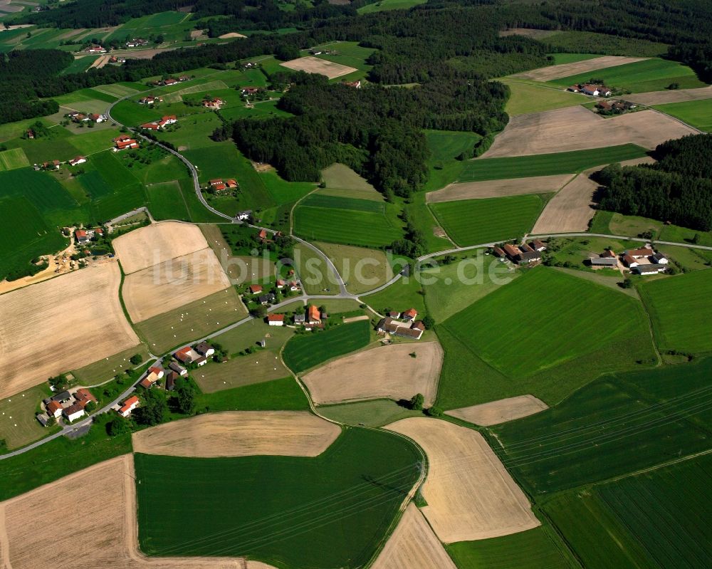 Luftaufnahme Brunndobl - Dorfkern am Feldrand in Brunndobl im Bundesland Bayern, Deutschland