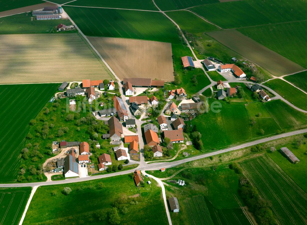 Böttingen von oben - Dorfkern am Feldrand in Böttingen im Bundesland Baden-Württemberg, Deutschland