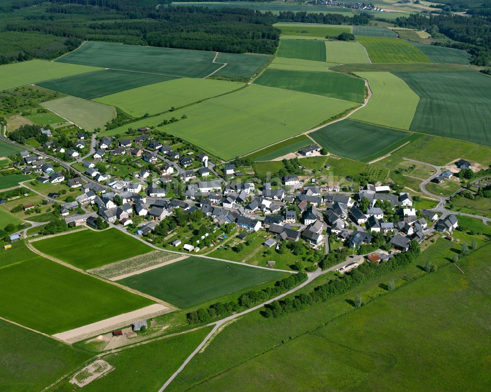 Bubach von oben - Dorfkern am Feldrand in Bubach im Bundesland Rheinland-Pfalz, Deutschland