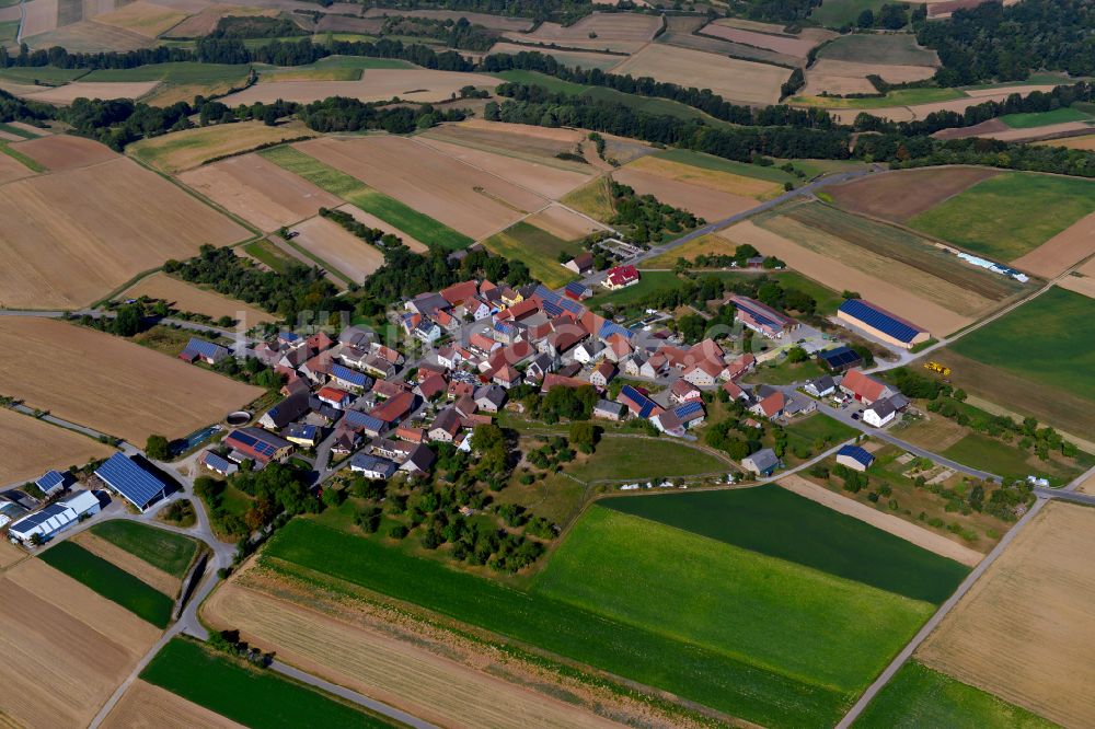 Buch von oben - Dorfkern am Feldrand in Buch im Bundesland Bayern, Deutschland