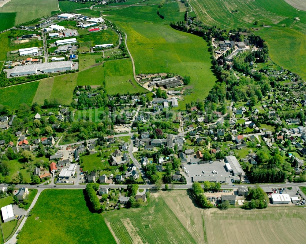 Burgstädt aus der Vogelperspektive: Dorfkern am Feldrand in Burgstädt im Bundesland Sachsen, Deutschland