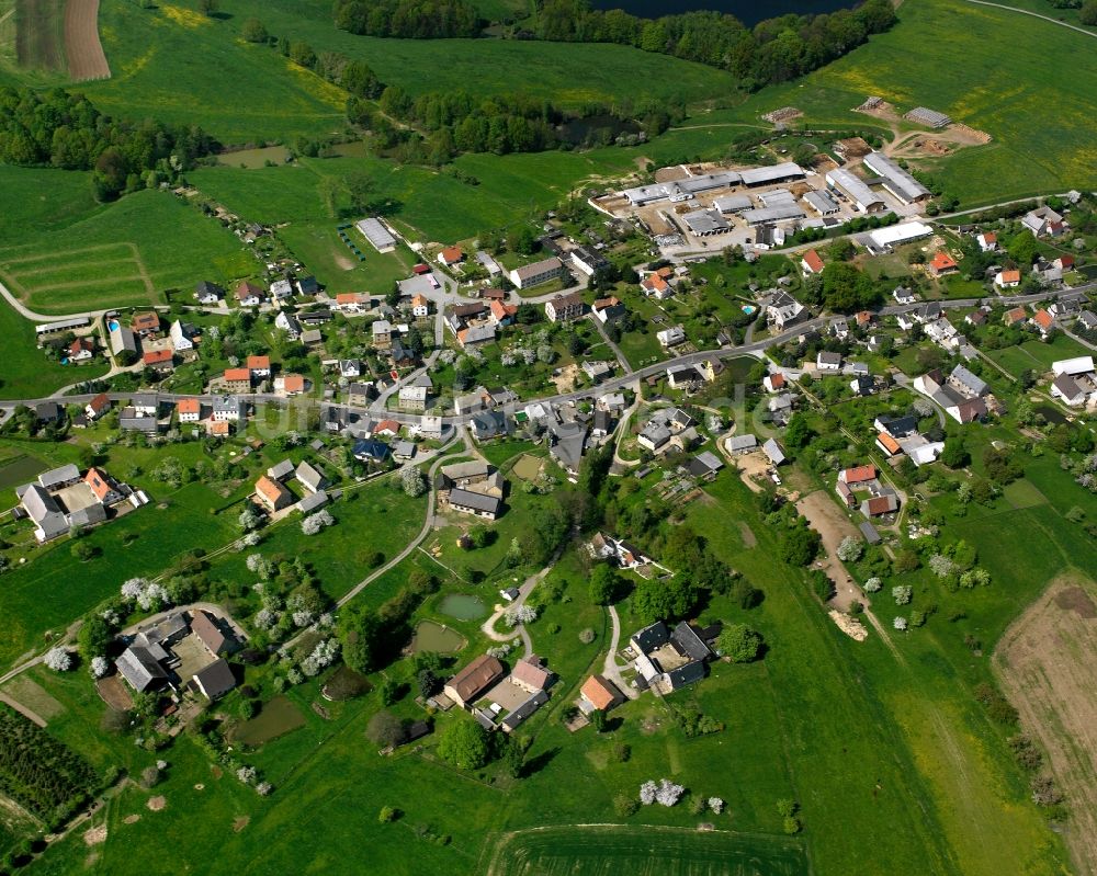 Luftbild Chursdorf - Dorfkern am Feldrand in Chursdorf im Bundesland Sachsen, Deutschland