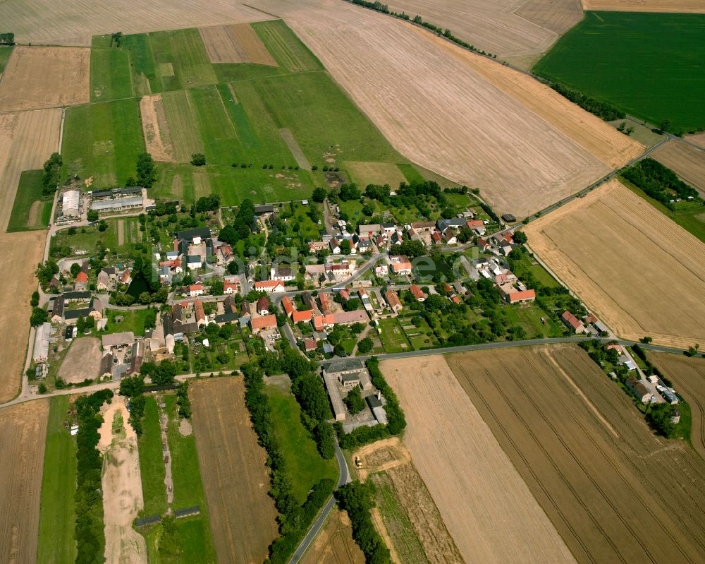 Luftaufnahme Colmnitz - Dorfkern am Feldrand in Colmnitz im Bundesland Sachsen, Deutschland