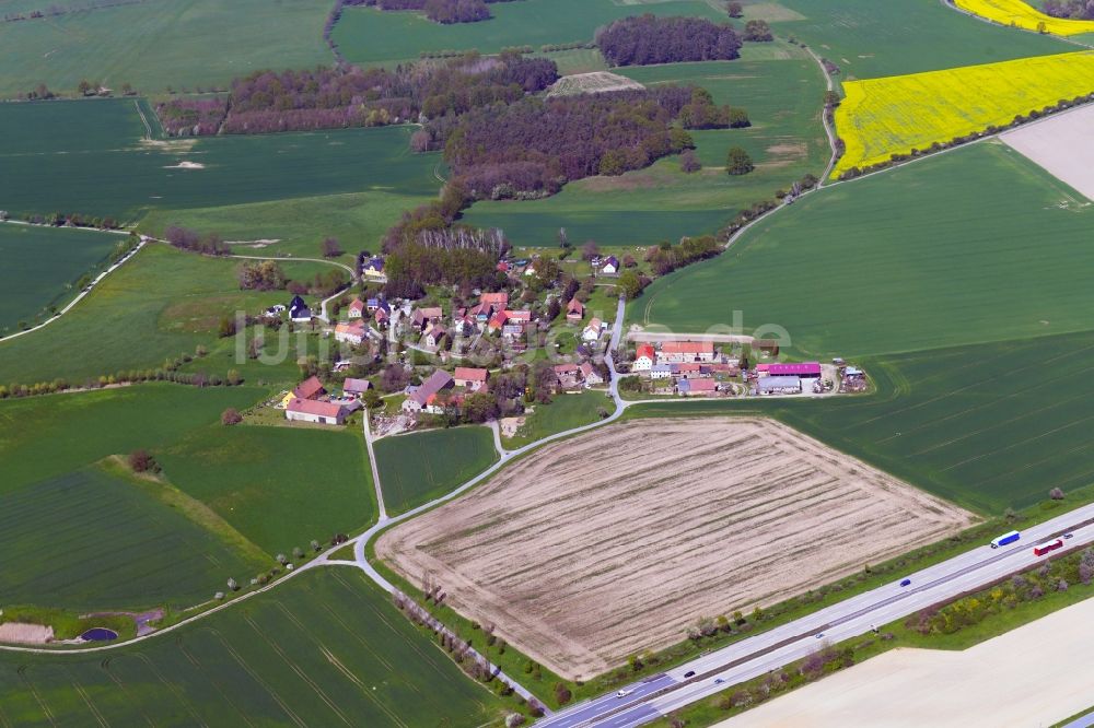 Luftbild Cortnitz - Dorfkern am Feldrand in Cortnitz im Bundesland Sachsen, Deutschland