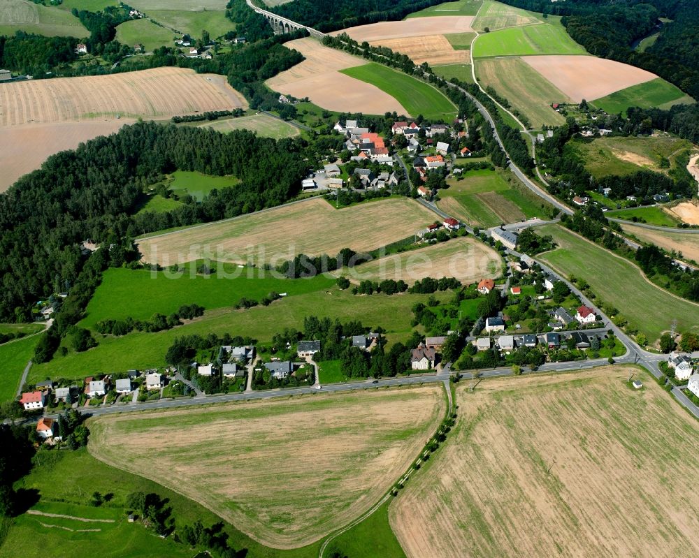 Luftaufnahme Cossen - Dorfkern am Feldrand in Cossen im Bundesland Sachsen, Deutschland