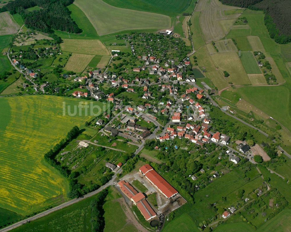 Luftaufnahme Crimla - Dorfkern am Feldrand in Crimla im Bundesland Thüringen, Deutschland