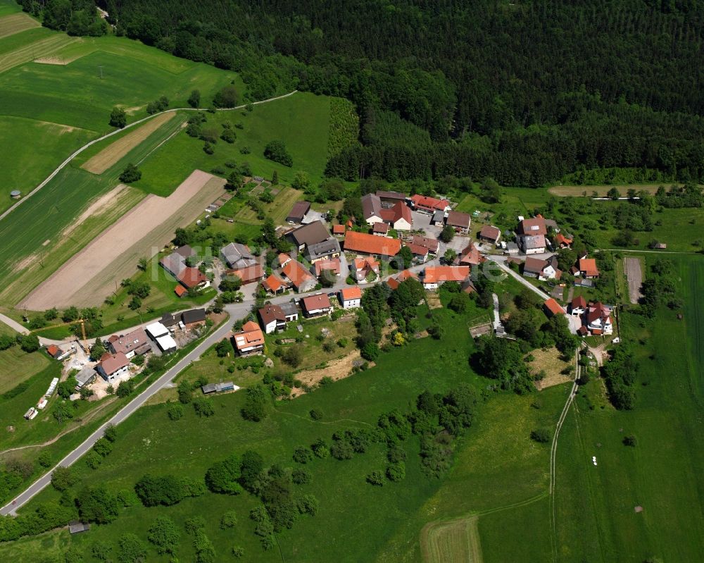 Dauernberg von oben - Dorfkern am Feldrand in Dauernberg im Bundesland Baden-Württemberg, Deutschland