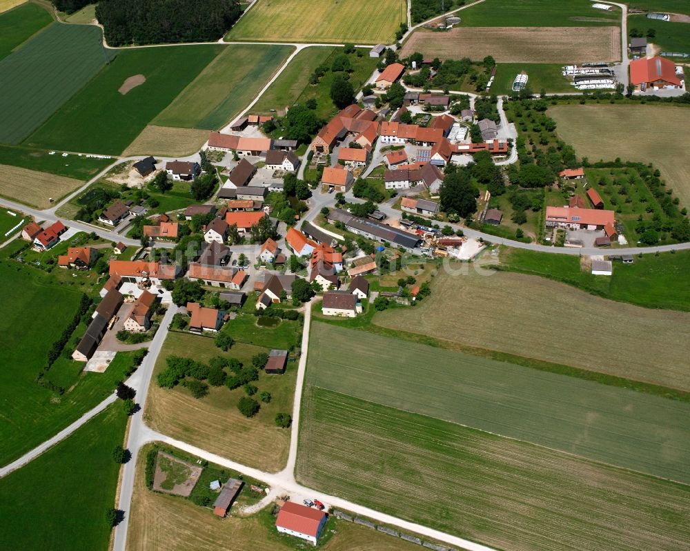 Luftaufnahme Deffersdorf - Dorfkern am Feldrand in Deffersdorf im Bundesland Bayern, Deutschland