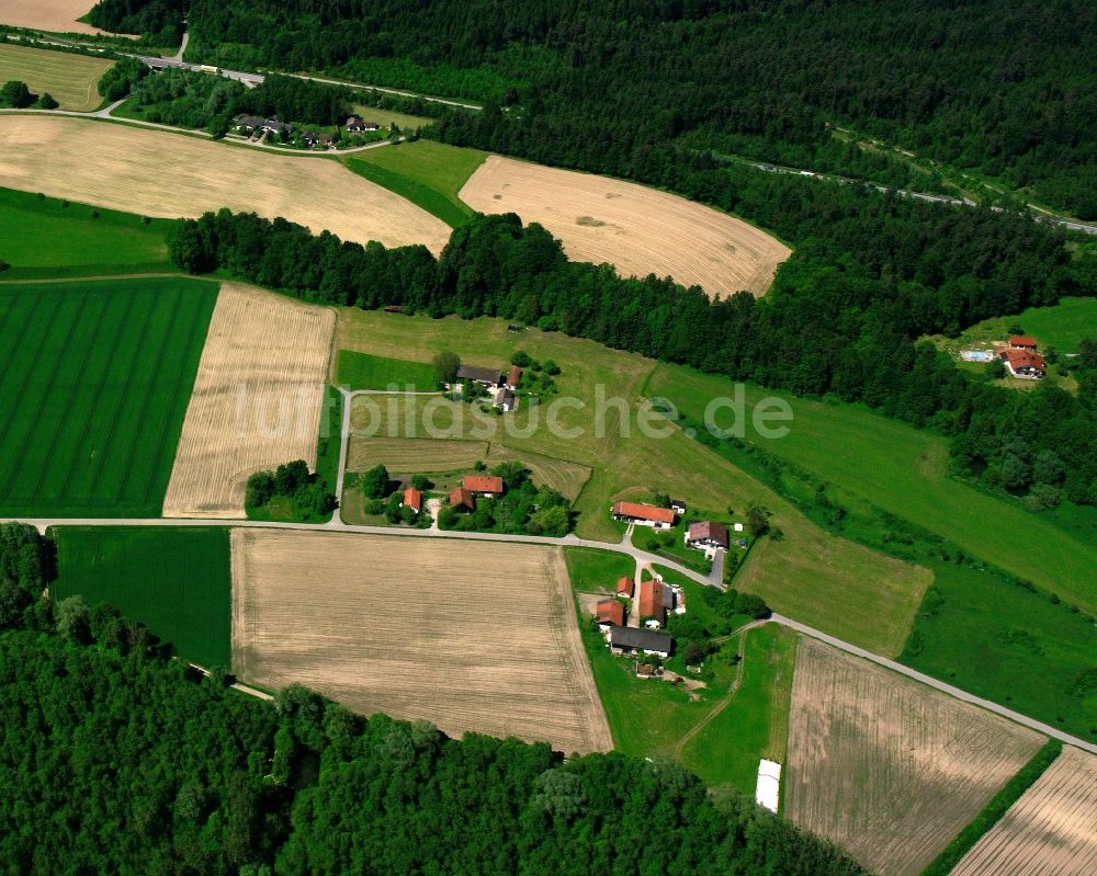 Deindorf von oben - Dorfkern am Feldrand in Deindorf im Bundesland Bayern, Deutschland