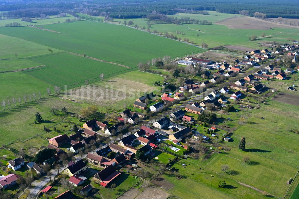 Luftbild Dierberg - Dorfkern am Feldrand in Dierberg im Bundesland Brandenburg, Deutschland