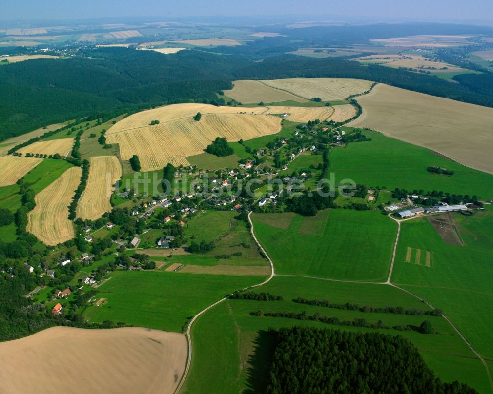 Dittersbach aus der Vogelperspektive: Dorfkern am Feldrand in Dittersbach im Bundesland Sachsen, Deutschland