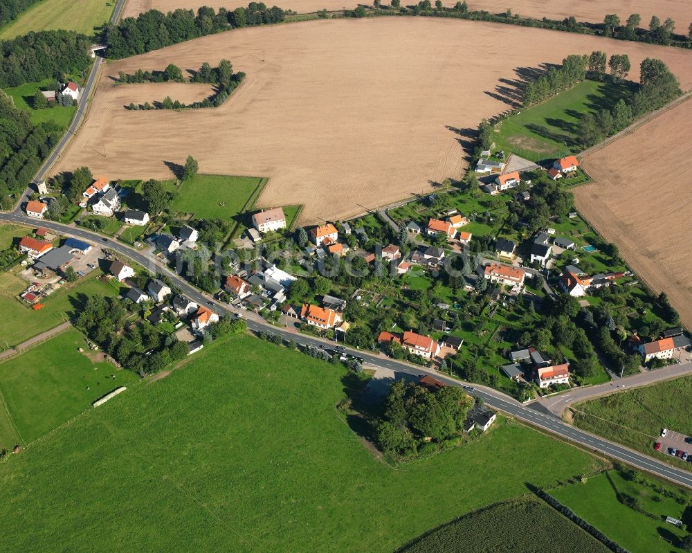 Dittersbach von oben - Dorfkern am Feldrand in Dittersbach im Bundesland Sachsen, Deutschland