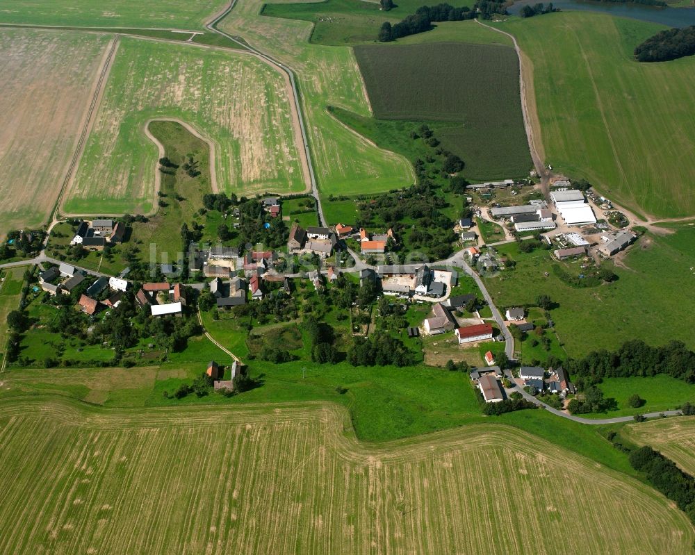 Doberenz von oben - Dorfkern am Feldrand in Doberenz im Bundesland Sachsen, Deutschland