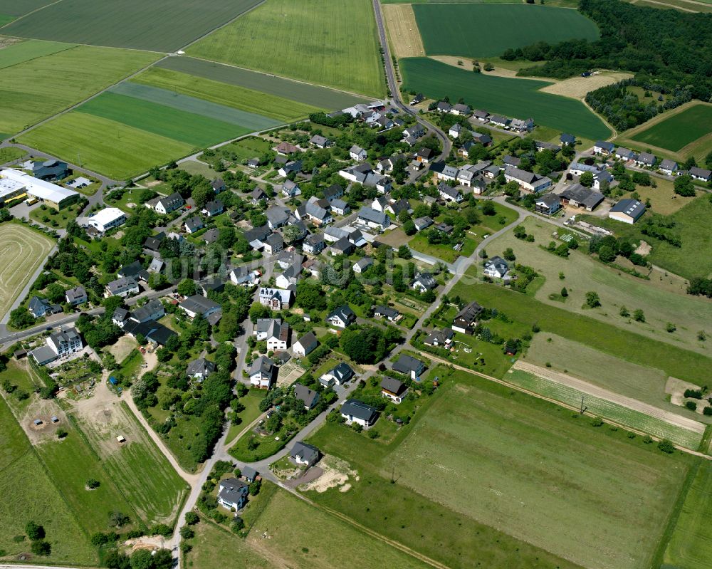 Luftbild Dorweiler - Dorfkern am Feldrand in Dorweiler im Bundesland Rheinland-Pfalz, Deutschland