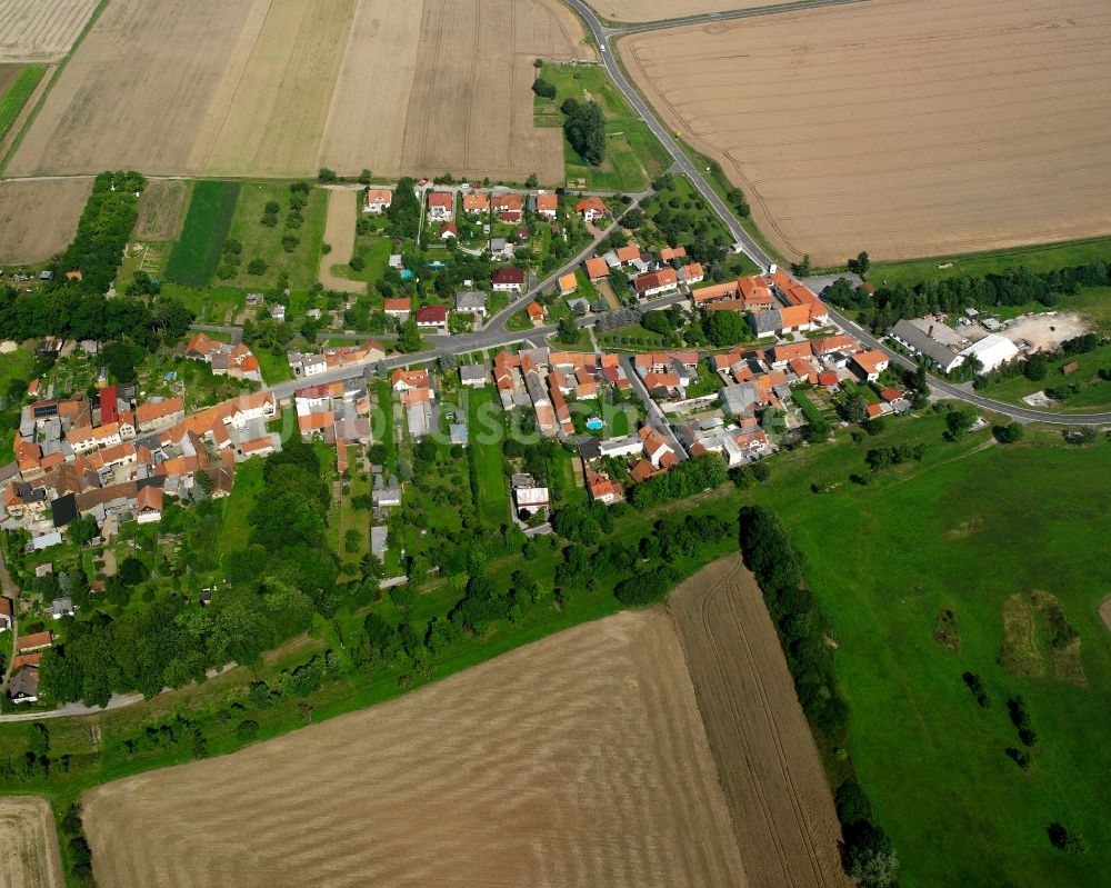 Dörna von oben - Dorfkern am Feldrand in Dörna im Bundesland Thüringen, Deutschland