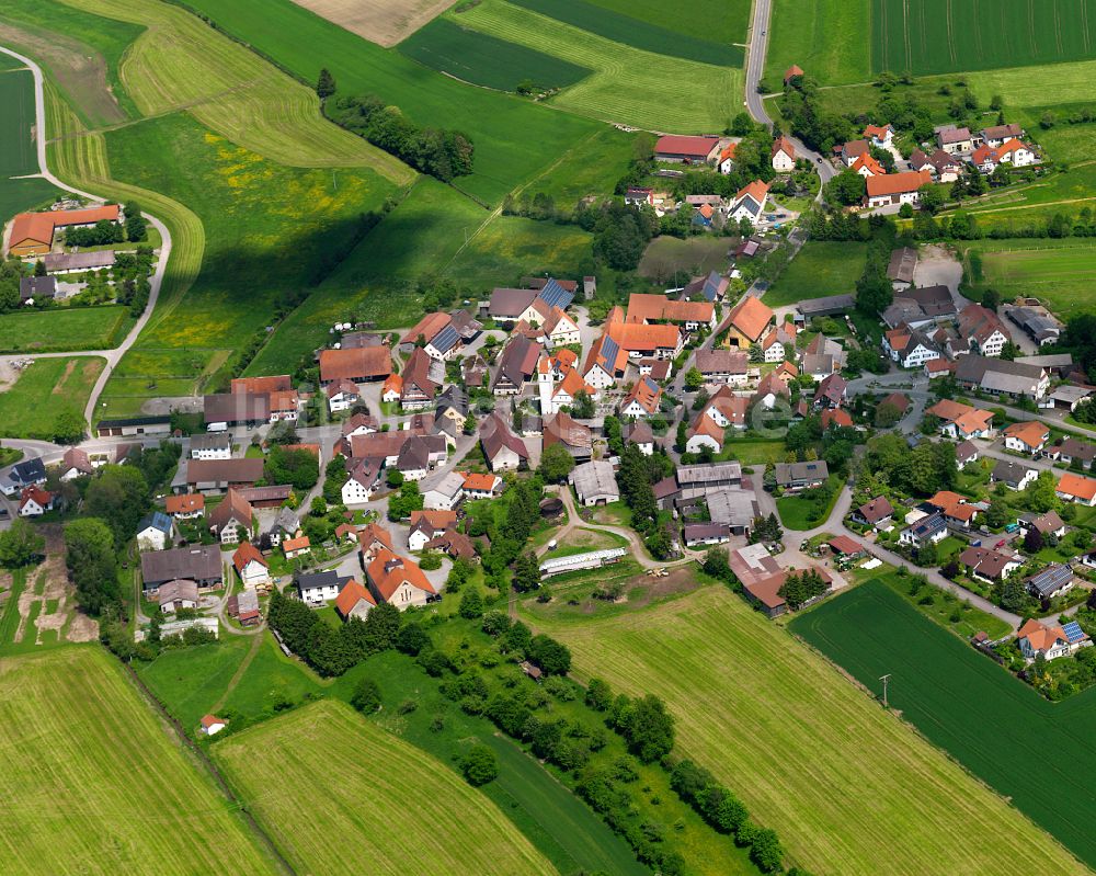 Luftaufnahme Dürnau - Dorfkern am Feldrand in Dürnau im Bundesland Baden-Württemberg, Deutschland