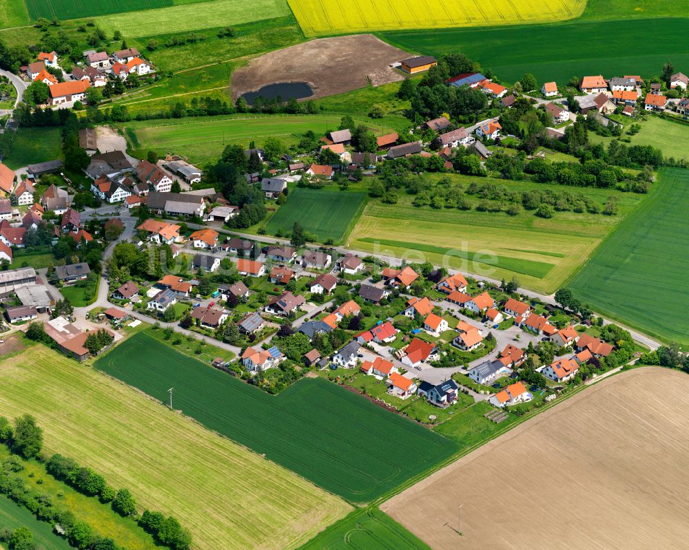 Dürnau von oben - Dorfkern am Feldrand in Dürnau im Bundesland Baden-Württemberg, Deutschland