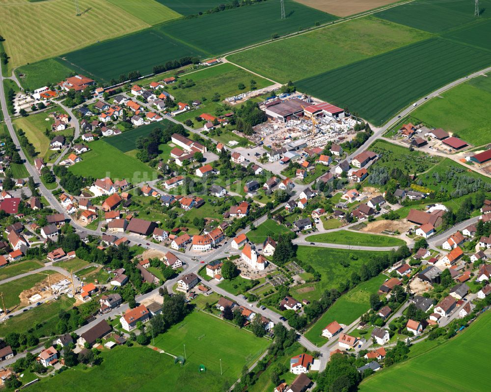 Luftaufnahme Dürnau - Dorfkern am Feldrand in Dürnau im Bundesland Baden-Württemberg, Deutschland