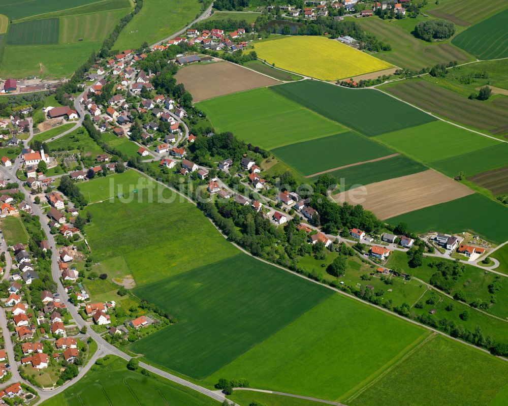 Dürnau von oben - Dorfkern am Feldrand in Dürnau im Bundesland Baden-Württemberg, Deutschland