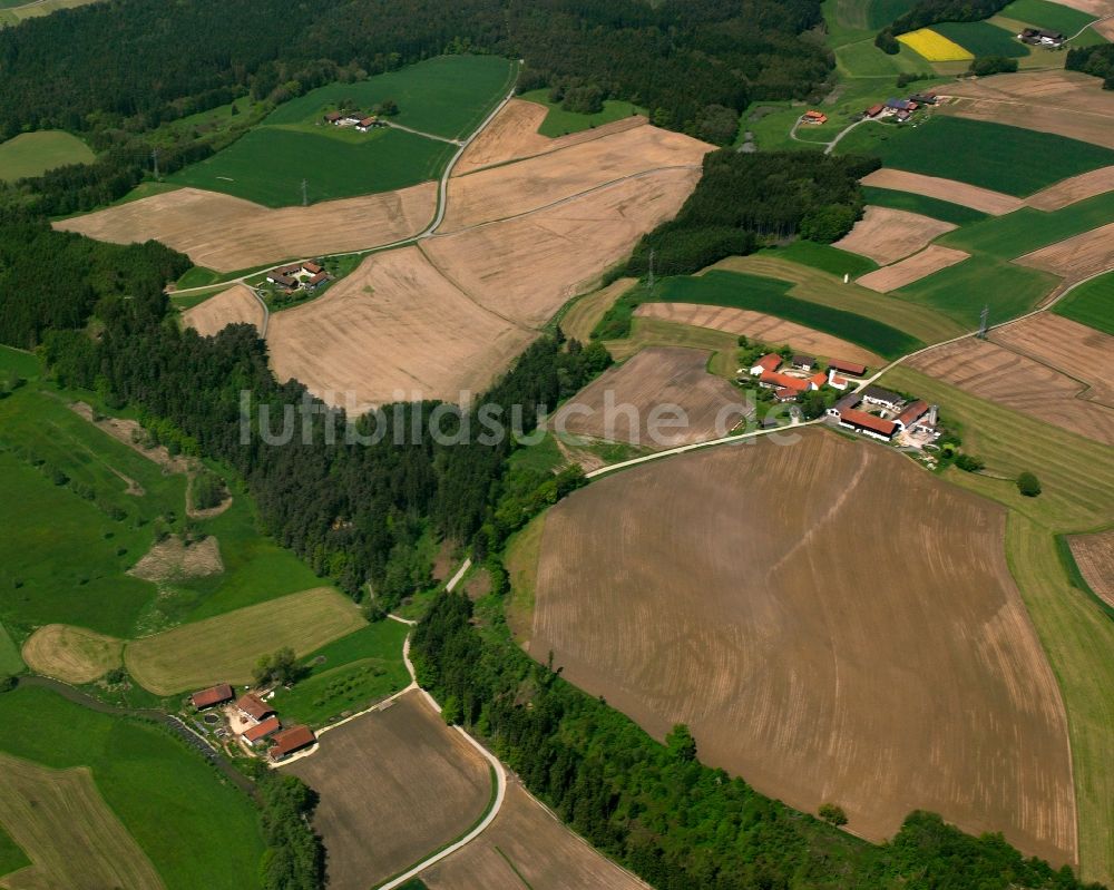 Luftbild Döttenberg - Dorfkern am Feldrand in Döttenberg im Bundesland Bayern, Deutschland