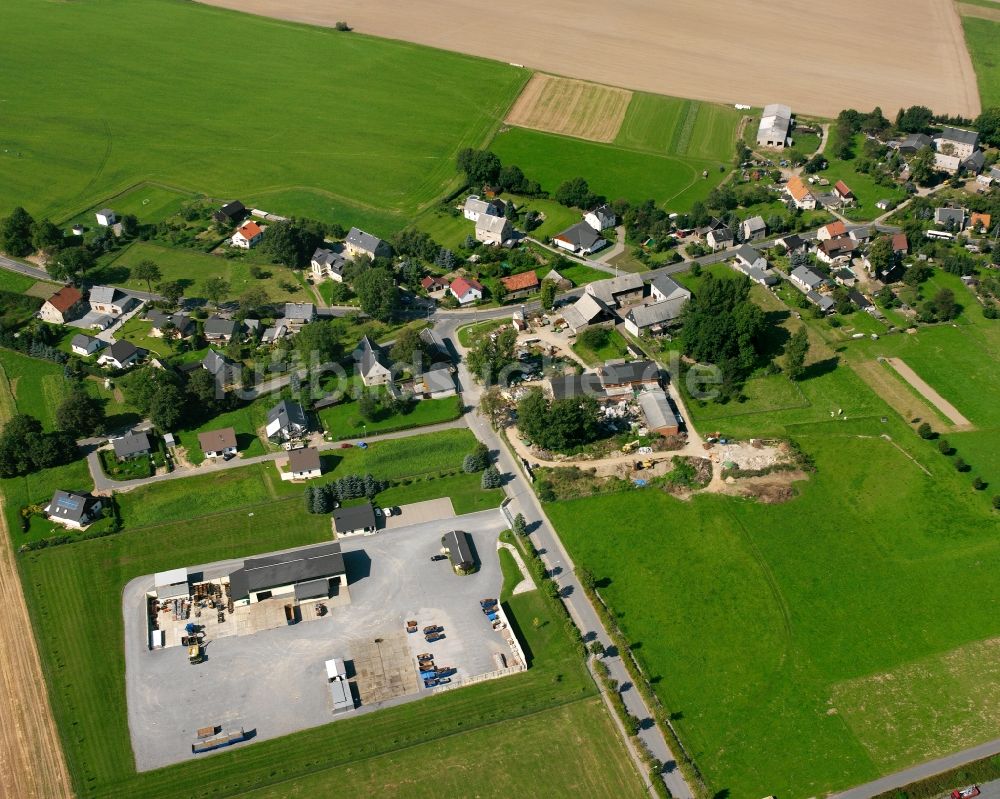 Ebersbach von oben - Dorfkern am Feldrand in Ebersbach im Bundesland Sachsen, Deutschland