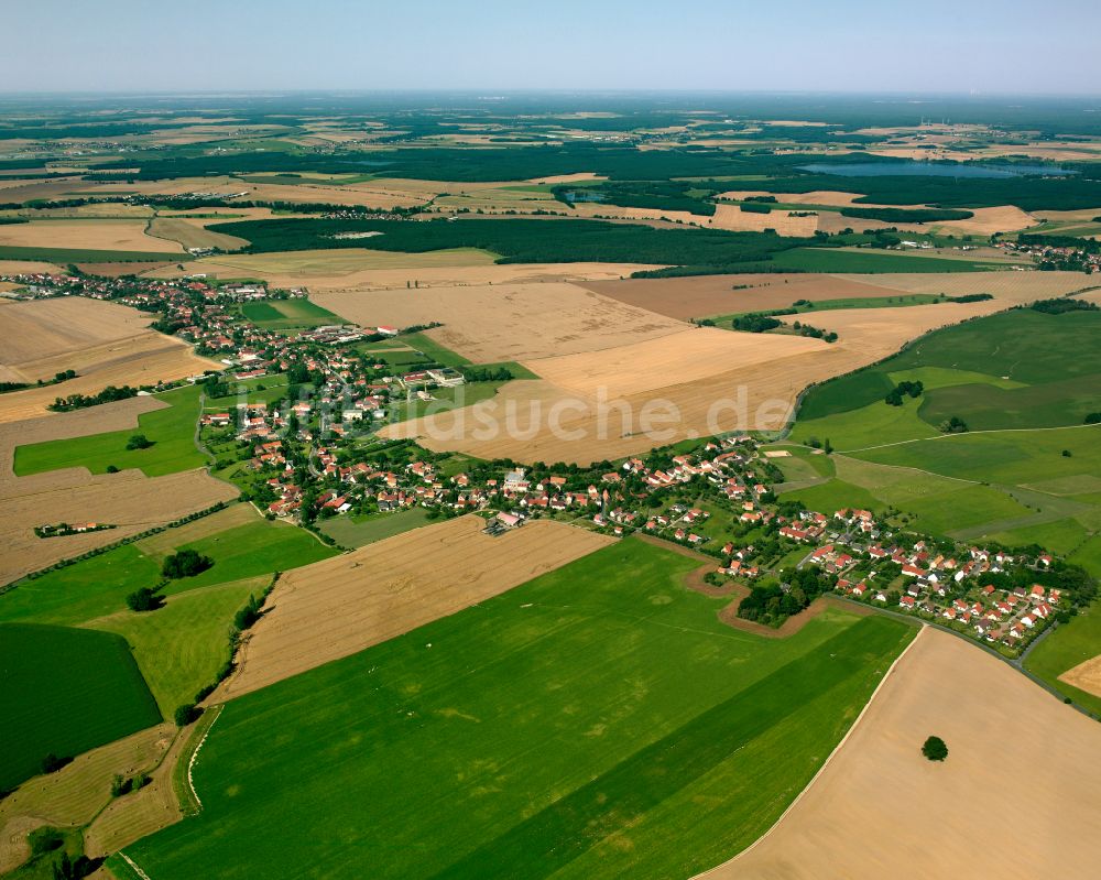 Luftaufnahme Ebersbach - Dorfkern am Feldrand in Ebersbach im Bundesland Sachsen, Deutschland