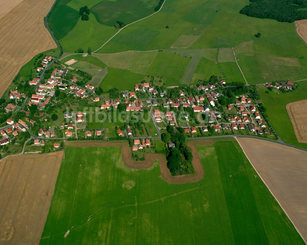 Ebersbach von oben - Dorfkern am Feldrand in Ebersbach im Bundesland Sachsen, Deutschland