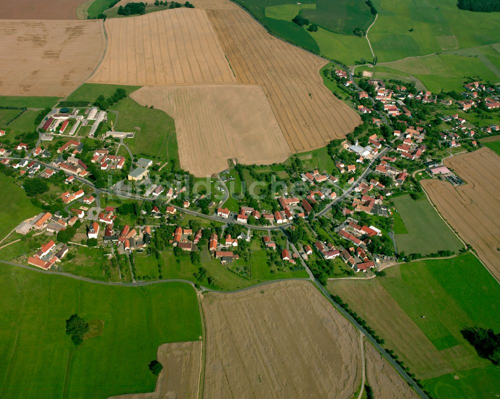 Ebersbach aus der Vogelperspektive: Dorfkern am Feldrand in Ebersbach im Bundesland Sachsen, Deutschland