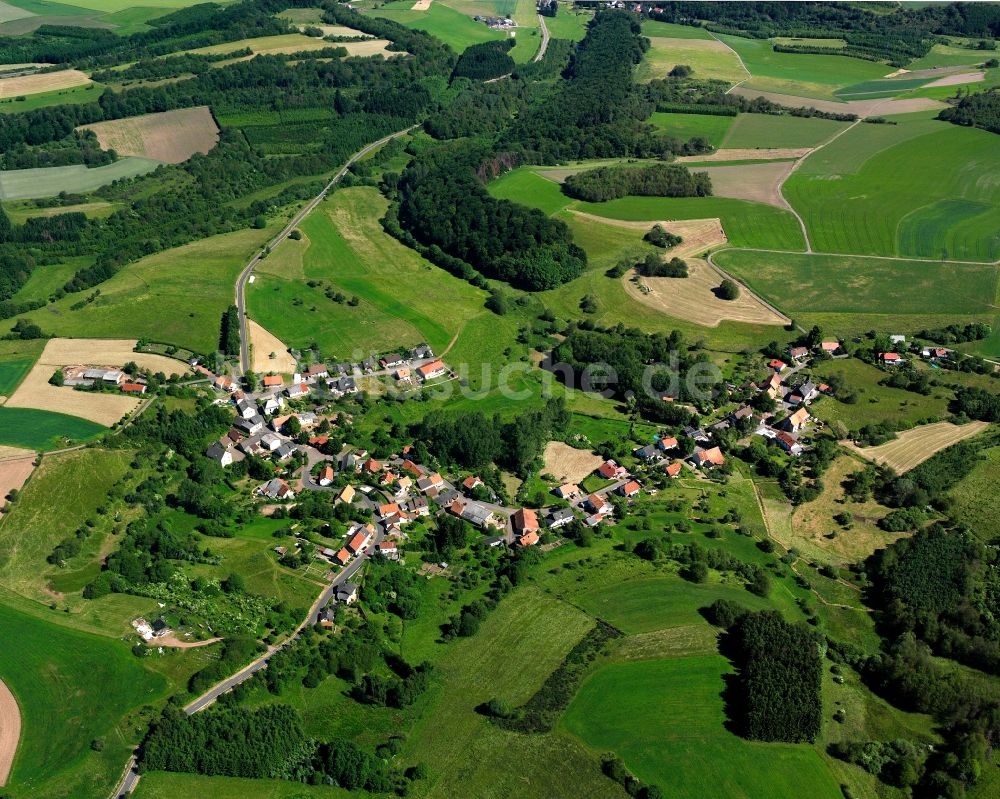 Eckersweiler von oben - Dorfkern am Feldrand in Eckersweiler im Bundesland Rheinland-Pfalz, Deutschland