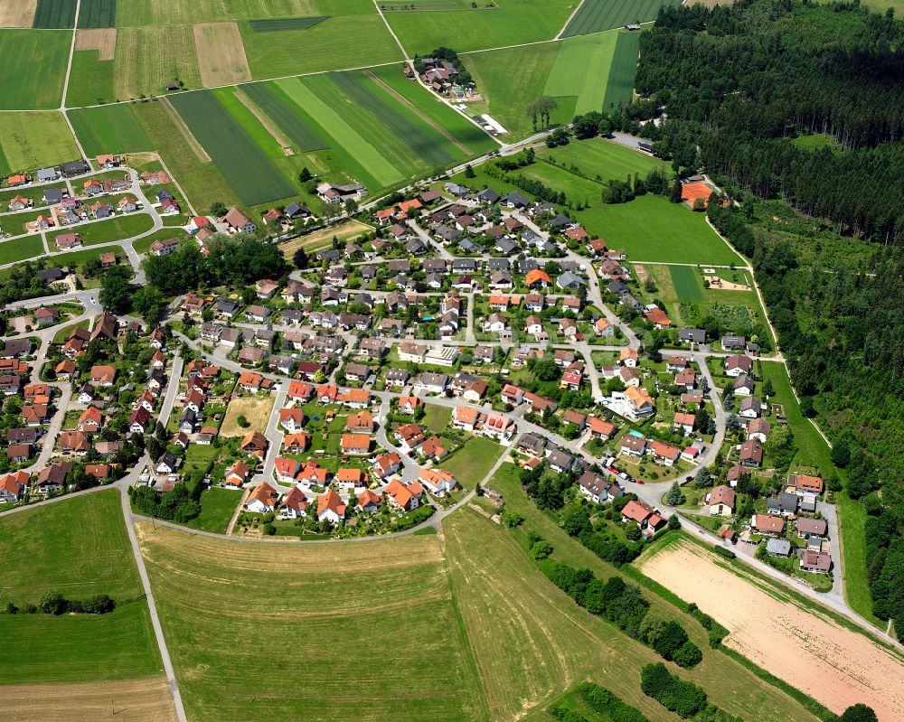 Egenhausen von oben - Dorfkern am Feldrand in Egenhausen im Bundesland Baden-Württemberg, Deutschland