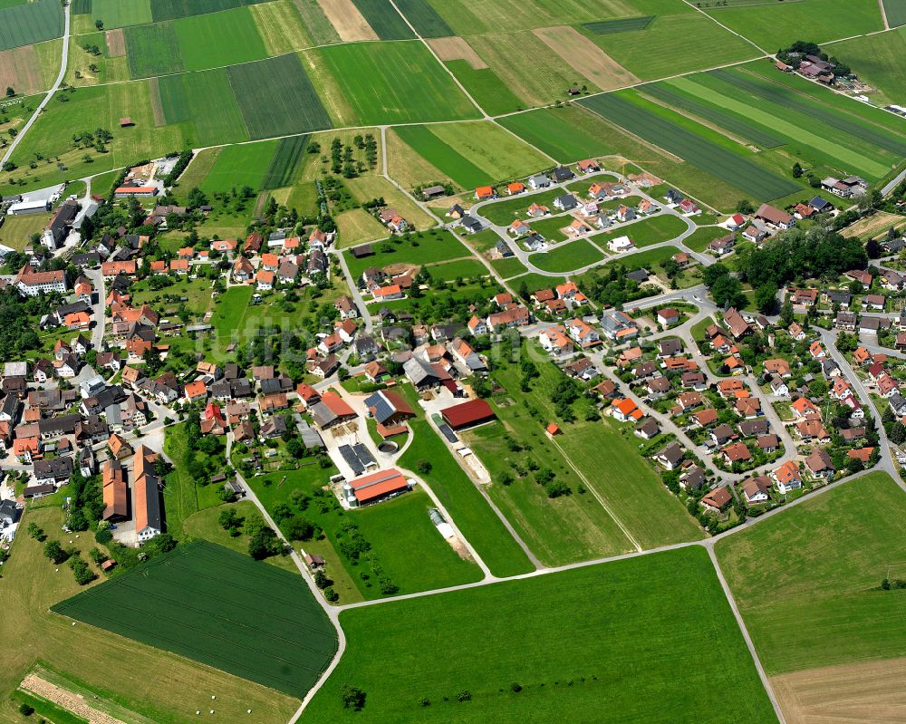 Egenhausen aus der Vogelperspektive: Dorfkern am Feldrand in Egenhausen im Bundesland Baden-Württemberg, Deutschland